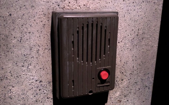 お約束のインターフォン