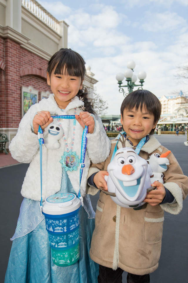 ポップコーンケースは大人だってつい欲しくなるものです|モデル:伊本楓華、伊本暁柊