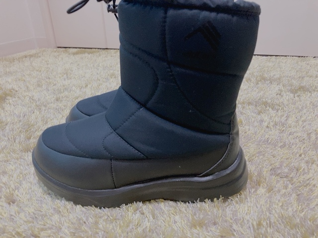 【ワークマン 防寒ブーツ ケベック】フカフカの綿で保温性があり、まさに“履く床暖房”