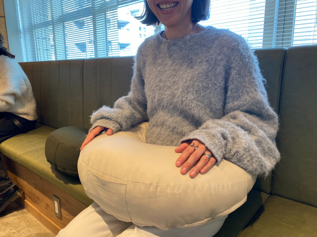 ゆりかごクッション～家族みんなが心地いい授乳クッション～｜5,990 円（税込）