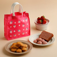 紀ノ国屋　いちごスイーツバッグ（濃ピンク）￥1,652（税込）