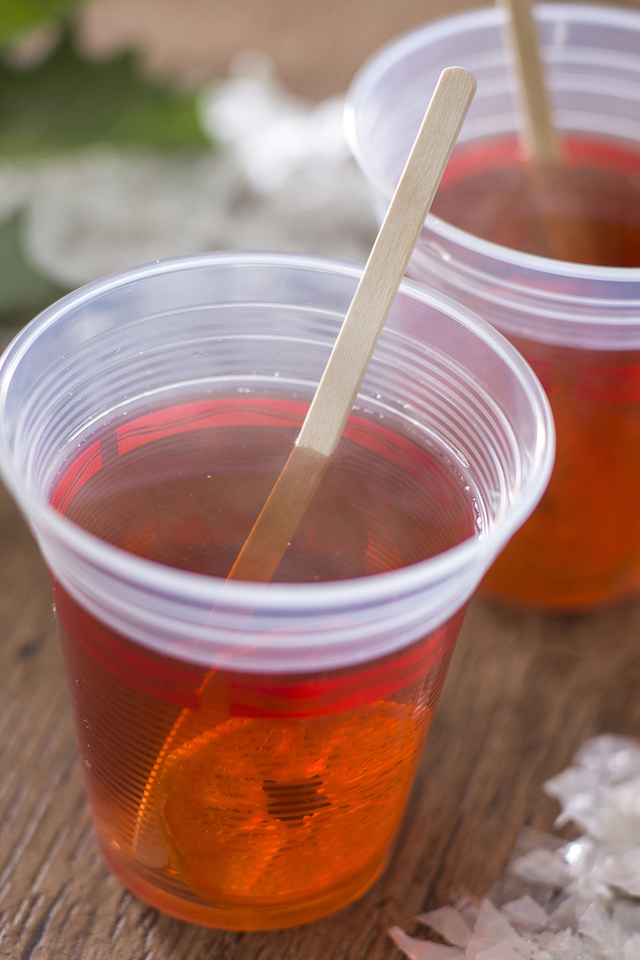 ホットロゼワインカクテル 680円｜東京ディズニーシー「バーナクル・ビルズ」｜東京ディズニーリゾート「ディズニー・クリスマス」