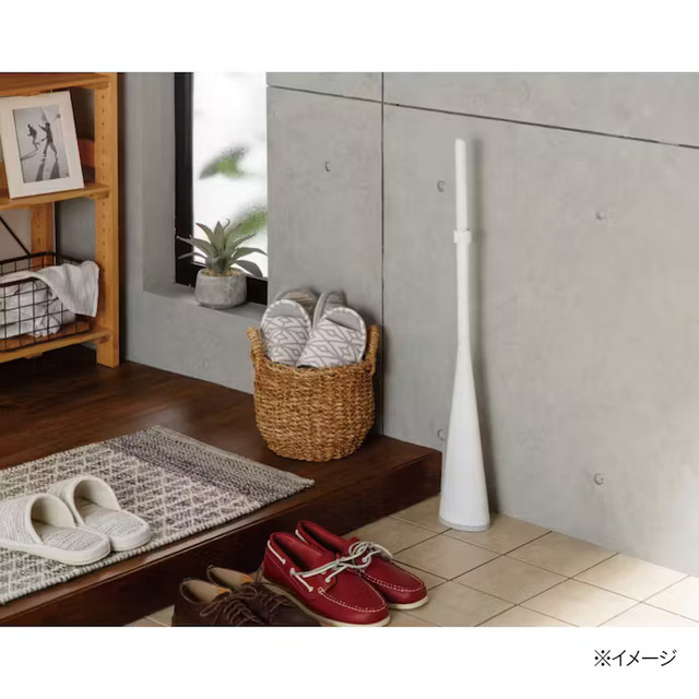 【カインズの「掃除グッズ」売上ランキング 4位】「立つほうきロング」1,480円（税込）