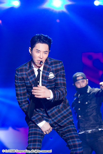 チョンジン(SHINHWA) 『KCON 2016 Japan』4月10日@幕張メッセ国際展示ホール7,8ホール