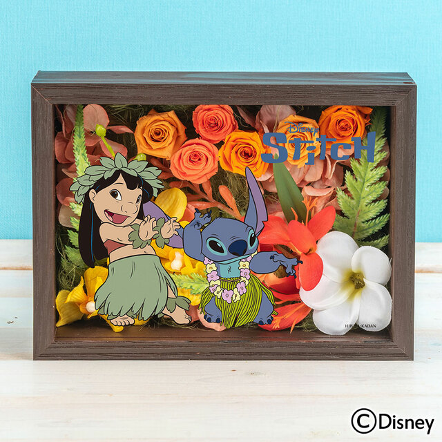 ディズニーフラワーフレームアート「ハワイアン・フラ・デュオ」22,000円｜日比谷花壇『リロ&スティッチ』フラワーギフト