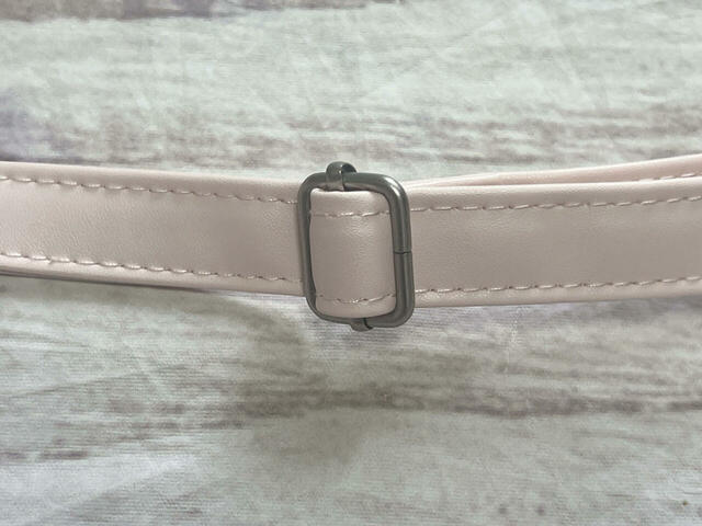 アジャスター付きで調節可能なところもうれしいポイント！