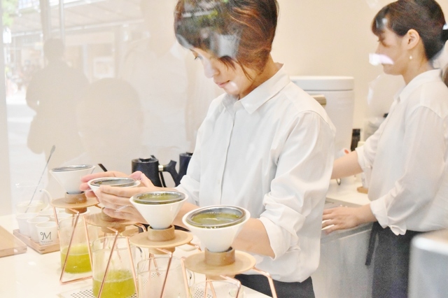 一つ一つ丁寧に淹れるお茶はとても贅沢