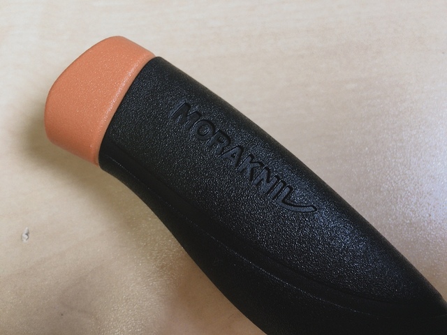 【モーラナイフ Morakniv Companion Heavy Duty Burnt Orange (ステンレス) 】初心者におすすめなモーラナイフ