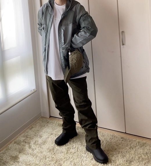 【ワークマン 防水フィールドブーツ】アウトドアパーカーとパンツを合わせた休日スタイル