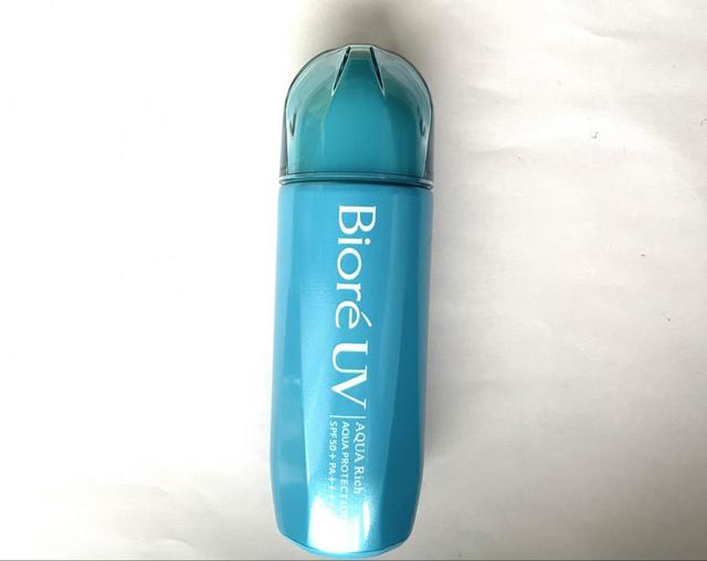 【ビオレＵＶ　アクアリッチ　アクアプロテクトローション】新感覚のテクスチャ