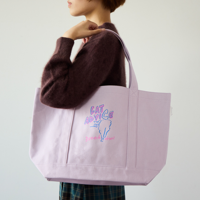 「大人可愛いラベンダー色のオリジナルバッグ」＜価格：10,000円（税込）＞【【Afternoon Tea】大人かわいいトートに人気紅茶が詰まった福袋「ニューイヤーズバッグ2025」予約スタート！】