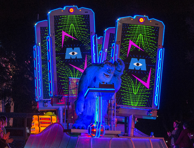 ペイント・ザ・ナイト|ディズニー・カリフォルニア・アドベンチャー|ディズニーランド・リゾート