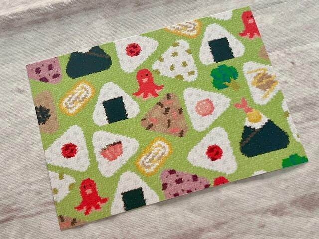 ラブラリーバイフェイラーの「OMUSUBI KORORIN（オムスビコロリン）」。お弁当箱を開けた時のワクワク感がよみがえるよう…！タコさんウインナーがかわいいです♪