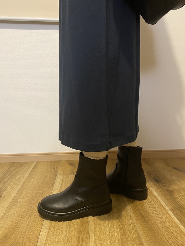 【GLOBAL WORK エアかる晴雨兼用ブーツ】Lサイズ着用。普段24cmサイズを履いていて、ちょうど良いサイズ感でした