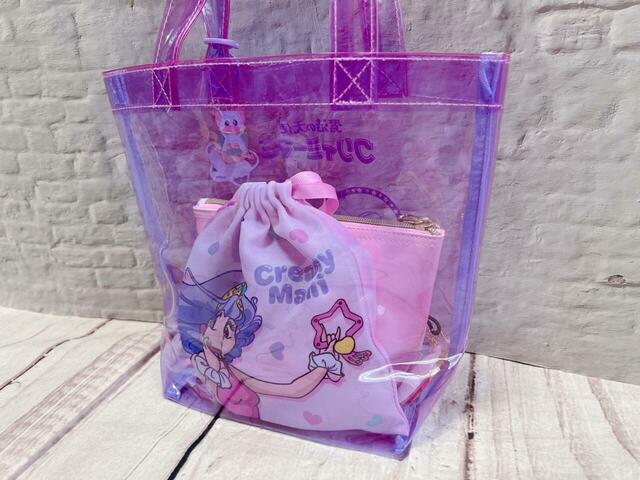 付属の巾着を外してポーチと巾着をイン！こちらは背面です