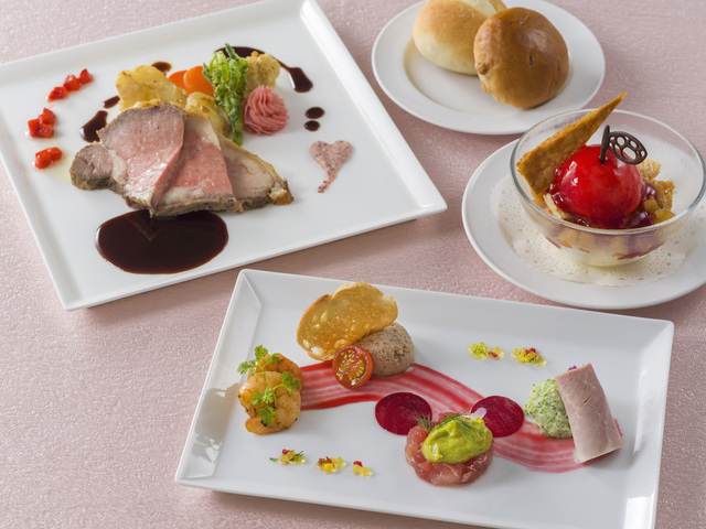 ブルーバイユーコース 5,200円｜ブルーバイユー・レストラン｜東京ディズニーランド「ベリー・ベリー・ミニー！」スペシャルメニュー