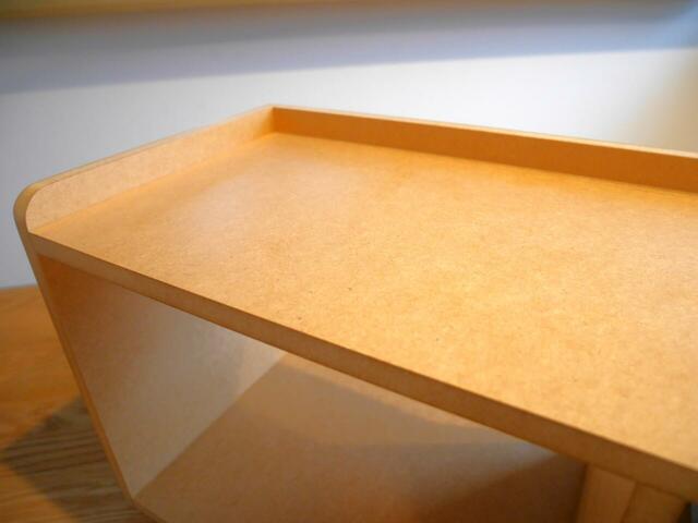 【ベルメゾン　キッチンカウンター上収納ボックス 『スヌーピー』】見せる収納もかなう広めの天板。耐荷重は約5kgです