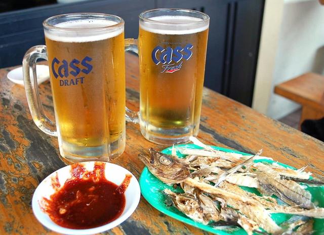 【ソウル乙支路3街】手前がノガリをほぐしたもの。旧「満船ＨＯＦ」で2012年に撮影