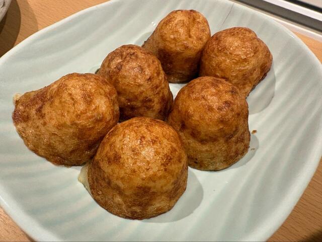 【ロピア たこ焼き 1kg】電子レンジで温めた後のたこ焼き♪中まで温かく、簡単に作れて嬉しい◎