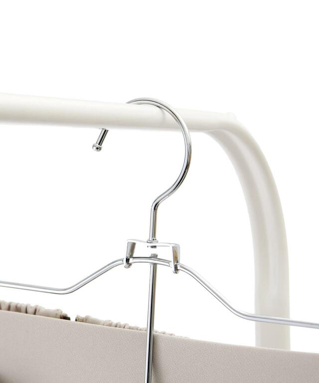 「4連スカートハンガー」330円（税込）