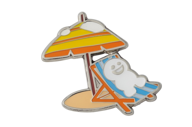 ピンバッジ ¥600 ※縦約4cm × 横約5cm｜東京ディズニーランド「アナとエルサのフローズンファンタジー」（2017年）スペシャルグッズ