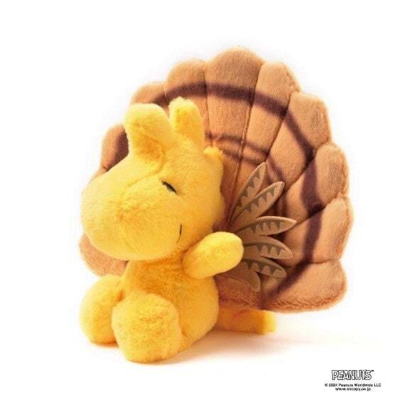 【PEANUTS™×特別展「鳥」グッズ】「PEANUTS ウッドストック（ターキー）ぬいぐるみ」税込3,520円／ウッドストックをターキー（七面鳥）風にデザインした、手乗りサイズのぬいぐるみ！