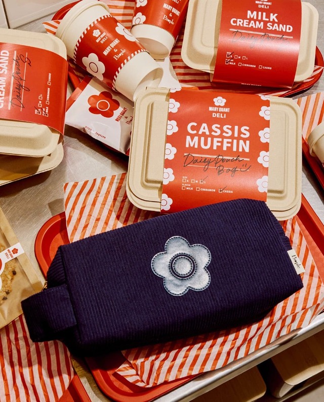 【MARY QUANT＆Biople】お気に入りの小物を添えて、香り高いコーヒーとほろ甘いクッキーを楽しむ、そんな“とっておきのホリデータイム”をイメージしたラインアップ