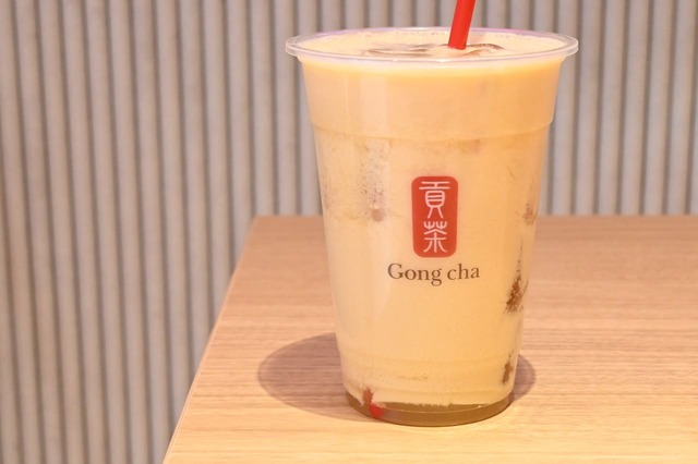 【ゴンチャ 原宿神宮前店】「ピーチジャスミングリーン ミルクティー」（ICED）S 480円 M 530円 L 620円