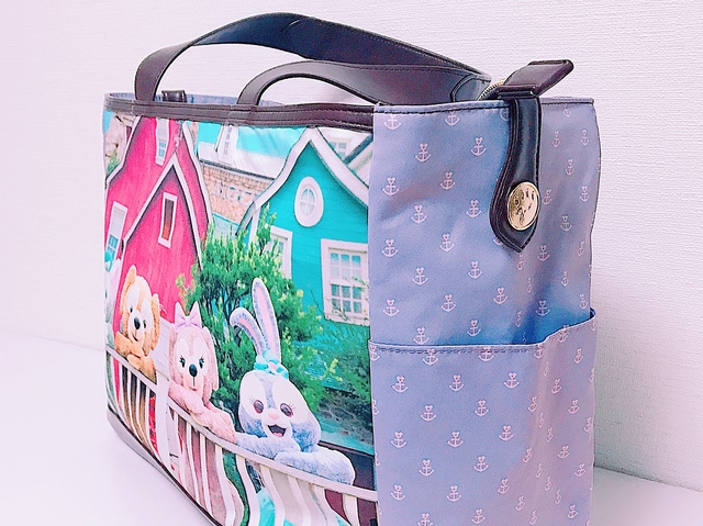 両サイドに便利なポケット付き