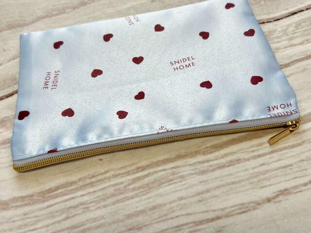 【MORE（モア）9・10月合併号】ファスナーがゴールドなのも大人可愛いポイントですね！