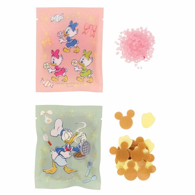 入浴料セット 2,200円｜東京ディズニーリゾート内の窓やドアがデザインされたグッズ｜販売店舗：東京ディズニーランド「ホームストア」、東京ディズニーシー「エンポーリオ」｜発売日：2023年10月12日（木）