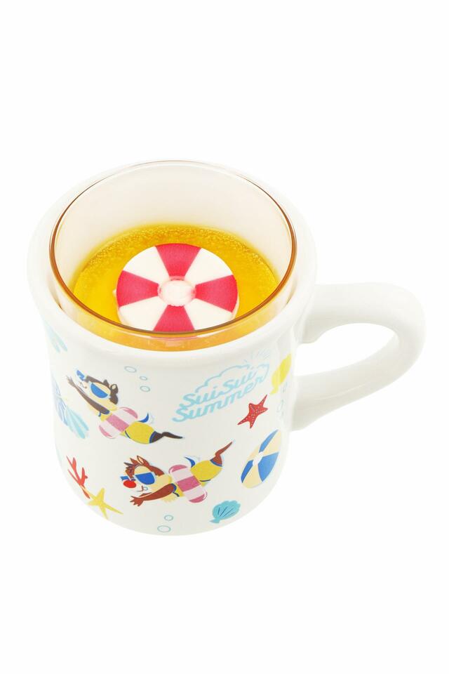 パッションフルーツ・パイナップルゼリー&バニラムース、スーベニアカップ付き 1,100円｜提供店舗：東京ディズニーランド 「プラズマ・レイズ・ダイナー」｜東京ディズニーリゾート「SuiSui Summer」スーベニア付きメニュー