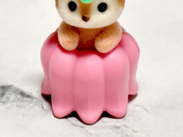 花びらモチーフのスカートがキュート♪