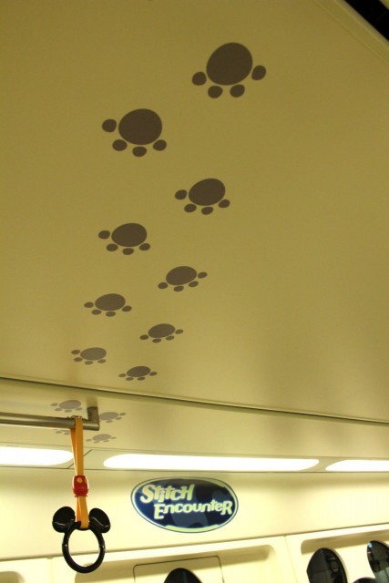 天井にはスティッチの足あとも│スティッチ・エンカウンター・ライナー