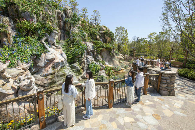 ディズニー映画「シンデレラ」を表現した魔法の泉　©Disney