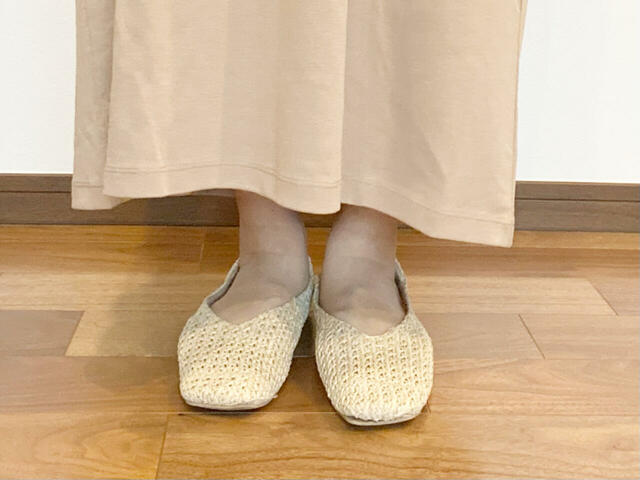 【AMERICAN HOLIC ショルダータックワンピース】身長167cm、Lサイズ着用で足首の少し上あたりの丈感。下半身がしっかり隠れます