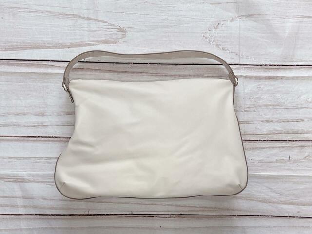 レザータッチパフィーバッグ／税込2,990円