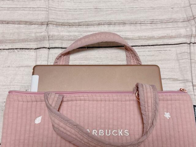 iPad(第7世代)も収納可能!