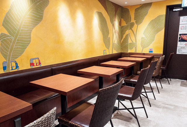 上野・御徒町「カレー」の名店／シターラ・ダイナー エキュート上野店　内観