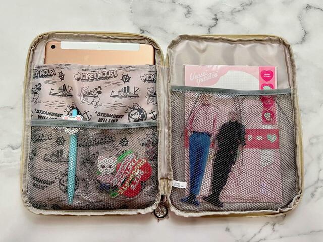 【Disney100 蒸気船ウィリー マルチに使えるポーチBOOK】推し活グッズを入れてもGood♪遠征に持って行ってもいいですね！