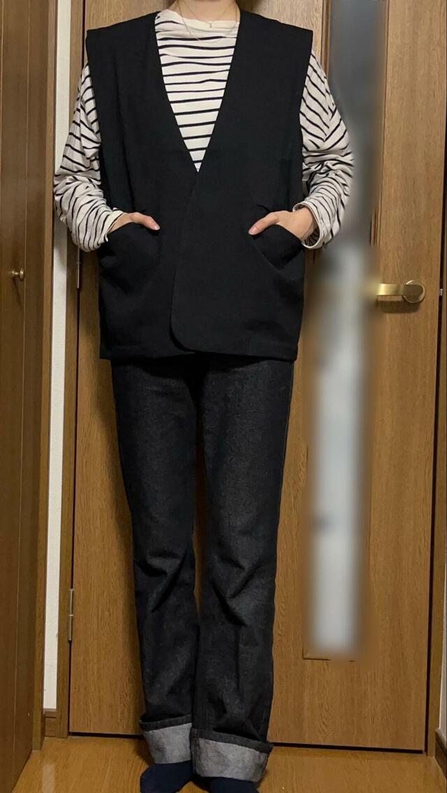 【AMERICAN HOLIC イージーケアジレベスト＋Iラインワンピース】カットソー×デニムコーデもベストを羽織ることでオシャレに◎