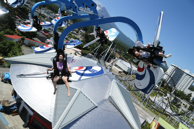 富士急ハイランド「テンテコマイ」