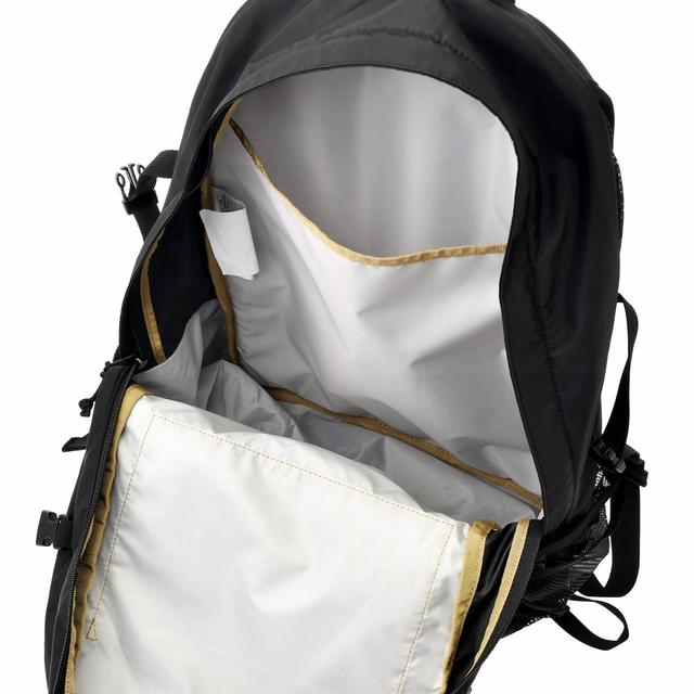 【Coleman(R)】ミッキー リュックサック・バックパック 33L 刺しゅう WALKER 11,000円