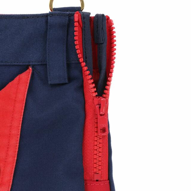 ショルダーバッグ 19,000円｜サイズ：（本体）縦約30×横約18cm、（ストラップ）⾧さ約64～120cm｜東京ディズニーリゾート・サーキュレーティングスマイル｜販売日：2023年6月22日（木）｜販売店舗：東京ディズニーランド「アドベンチャーランド・バザール」、東京ディズニーシー「スチームボート・ミッキーズ」