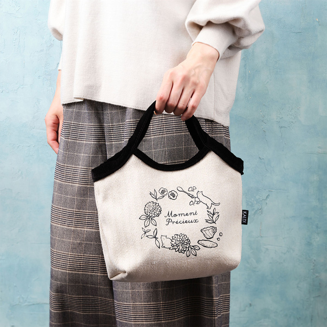 「オリジナル 紅茶バッグ」＜価格：1,760円（税込）＞【【KALDI】今年はヘリンボーン柄♪ケーキスタンド付き「オリジナル 紅茶バッグ」11月14日より数量限定で販売開始！】　