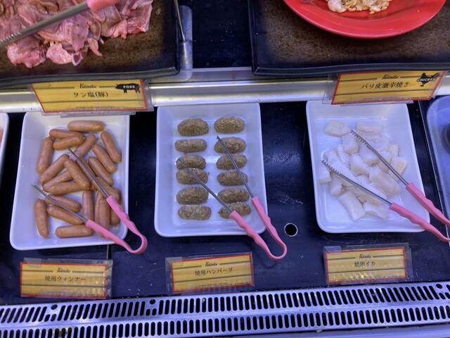 【すたみな太郎】ウインナー、ハンバーグ、イカなど