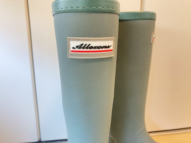 【ワークマン サファリライトレインシューズ】高見えするロゴ