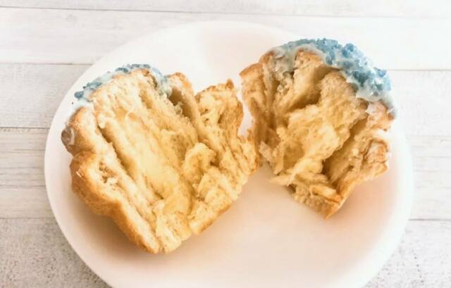 塩バニラ生クリームが練り込まれたふわふわ生地【スターバックス】塩バニラロール ※店舗限定品（1個）店内飲食価格：310円（税込）