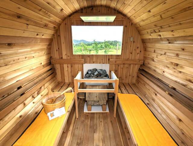 【GLAMPROOK FUTTSU BRISTOL HILL】バレルサウナ内