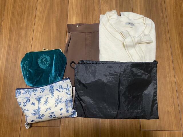 【ユニクロ　ドローストリングバッグ】着替え1セットにポーチもすっぽり。１泊程度の荷物なら余裕で入ります♪